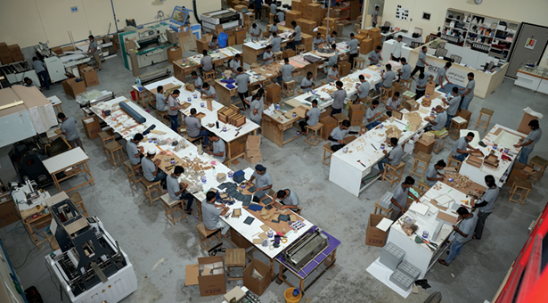 Well-organized warehouse for efficient packaging distribution